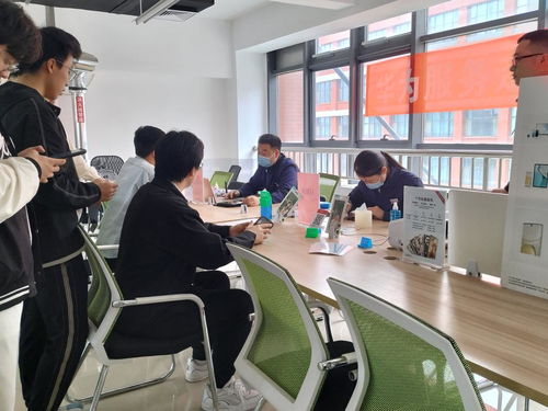 科技賦能社區，服務傳遞溫暖——信息工程學院聯合華為終端公司開展海口公益服務日活動